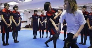 空姐学咏春 短裙黑丝斗空怒