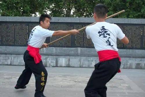 打卡网红 彩虹村 赏奇特 禾雀花 体验 咏春拳 午餐吃五洞牛肉火锅江门纯玩一天,仅需128元